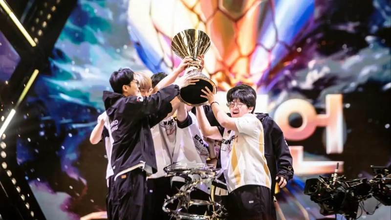 T1战队S16阵容深度解读：冠军班底的续约悬念与轮换逻辑